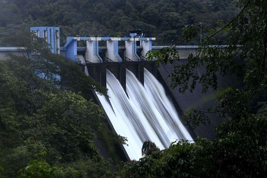 Idamalayar Dam Opens Due To The Increase In Water Level Idamalayar Dam Opens Due To The Increase In Water Level