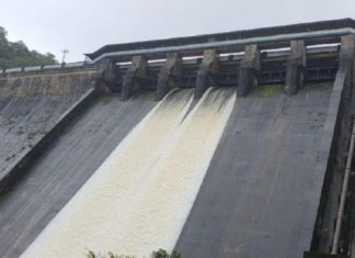 പമ്പ ഡാം തുറന്നു; മറ്റന്നാള് വരെ ശബരിമലയില് ഭക്തര്ക്ക് പ്രവേശനമില്ല