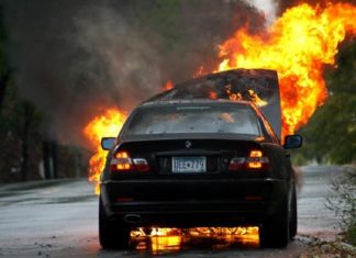 kozhikkode car on fire