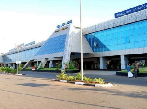 കരിപ്പൂരിൽ സ്വർണക്കവർച്ചാ സംഘം പിടിയിൽ; വിശദമായ അന്വേഷണത്തിന് പോലീസ് Karipur International airport