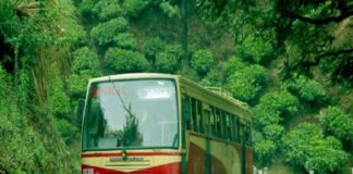 KSRTC buses blocked at Makoottam pass