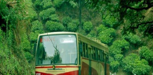 KSRTC buses blocked at Makoottam pass