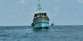 നടുക്കടലിൽ കുടുങ്ങിയ മൽസ്യ തൊഴിലാളികളെ രക്ഷപെടുത്തി fishermen rescued