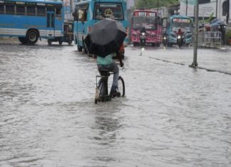 മഴ കനക്കുന്നു; സംസ്ഥാനത്തെ പ്രധാന വിനോദസഞ്ചാര കേന്ദ്രങ്ങൾ അടച്ചു Rain In Kerala