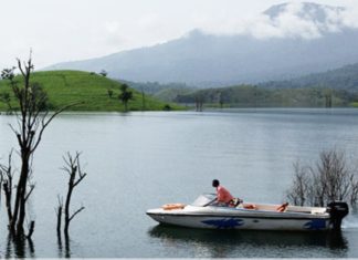 Speedboats break down