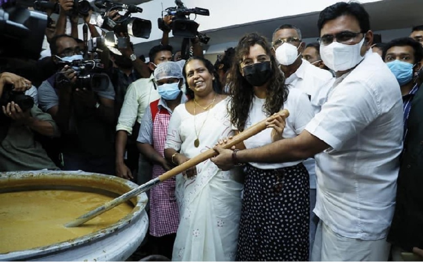 manju warrier-janakeeya hotel