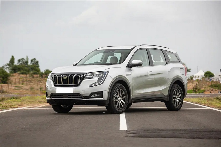mahindra-xuv-700 mahindra-xuv-700-booking