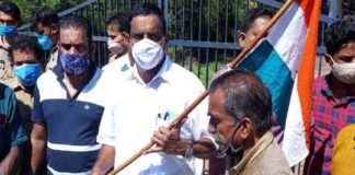 เดเดพเดธเตผเดเตเดกเต เดเตเตบเดเตเดฐเดธเต เดชเตเดฐเดตเตผเดคเตเดคเดเตผ เดคเดฎเตเดฎเดฟเตฝ เดเดฑเตเดฑเตเดฎเตเดเตเดเดฟ; เดเตเดจเตเดจเดฟเดคเตเดคเดฒเดฏเตเดเต เดชเดฐเดฟเดชเดพเดเดฟ เดฑเดฆเตเดฆเดพเดเตเดเดฟ Clashes-break-out-in-Kasargod-Congress