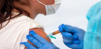 വാക്സിനെടുക്കാത്ത വിദ്യാർഥികൾക്ക് ആഴ്ചയിൽ ഒരിക്കൽ പിസിആർ ടെസ്റ്റ്; അബുദാബി Vaccination For Students In UAE