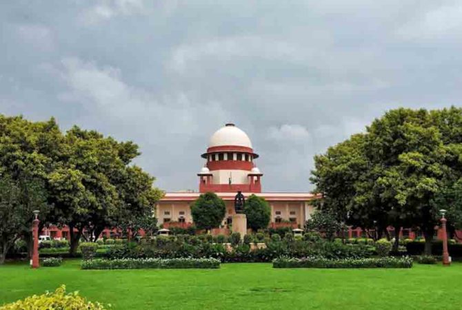 ശബരിമല യുവതീ പ്രവേശനം; മാർച്ച് 14നകം നിലപാട് അറിയിക്കണം, ഹരജികൾ പുതിയ ബെഞ്ചിന് Supreme-Court