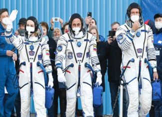 Filming On Space_Russia