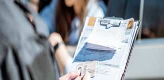 ക്വാറന്റെയ്നിൽ തുടരുമ്പോൾ പുറത്തു പോയി; മലയാളിക്ക് 10 ലക്ഷം രൂപ പിഴ Fine For Violating Quarantine rules