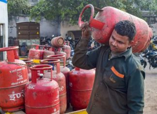 രാജ്യത്ത് വാണിജ്യ പാചകവാതക വിലകൂട്ടി; ഇന്ന് മുതൽ പ്രാബല്യത്തിൽ Cooking Gas Price Hike Again
