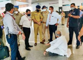 ഛത്തീസ്ഗഡ് മുഖ്യമന്ത്രിയെ വിമാനത്താവളത്തിൽ തടഞ്ഞ് യുപി പോലീസ് Chhattisgarh-CM-was-blocked-at-airport