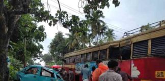 കെഎസ്ആര്ടിസി ബസ് രണ്ടു വാഹനങ്ങളില് ഇടിച്ച് മറിഞ്ഞു; നിരവധി പേര്ക്ക് പരിക്ക് KSRTC-bus-accident in Kozhikode