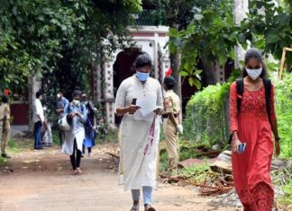 കരുതലോടെ കാമ്പസിലേക്ക്; ശ്രദ്ധിക്കേണ്ട കാര്യങ്ങൾ Colleges Reopen Kerala