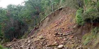 เดฎเดด เดถเดเตโเดคเด; เดเดพเดธเตผเดเตเดกเต เดเดฐเตเตพเดชเตเดเตเดเตฝ Landslide in Kasaragod