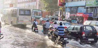 ജില്ലയിൽ കനത്ത മഴ; താഴ്ന്ന പ്രദേശങ്ങളിൽ വെള്ളം കയറി Heavy-Rain-in-Kozhikode
