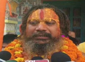 ജലസമാധി ഭീഷണി; സന്യാസി ആചാര്യ മഹാരാജ് വീട്ടുതടങ്കലിൽ hindu-sanyasi
