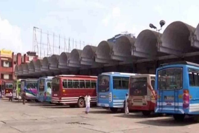 മിനിമം ചാർജ് 15 രൂപയാക്കുക; നവംബർ മൂന്നുമുതൽ സ്വകാര്യ ബസ് സമരം private bus