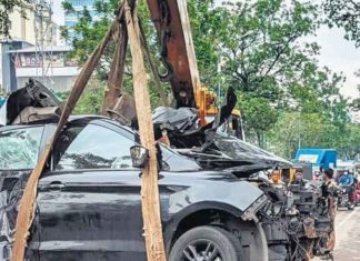 models car accident-audi car in police custody