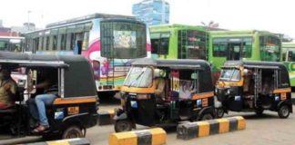 റോഡ് ഉപരോധിച്ച് ഓട്ടോ തൊഴിലാളികൾ; സംഘർഷം Auto-workers-protest