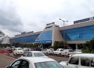 പ്രതിഷേധം ഫലം കണ്ടു; കരിപ്പൂരിലെ പാർക്കിങ് ഫീസ് വർധന മരവിപ്പിച്ചു Karipur International airport,