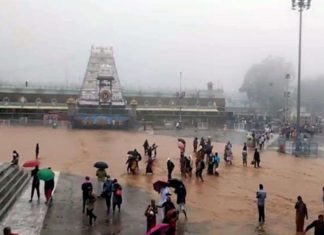 Heavy Rain And Flood In Tirupati And Pilgrims Stranded