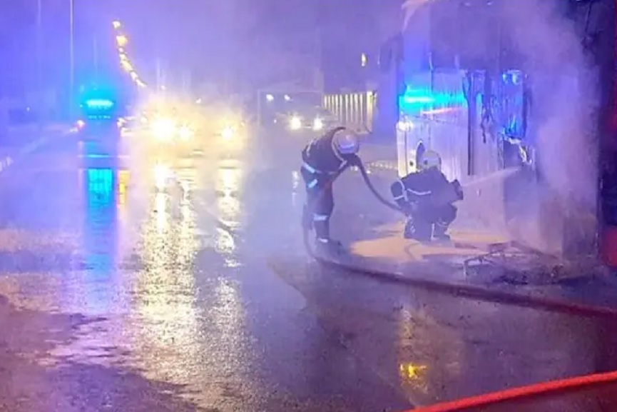 bus-fire bus caught fire in oman