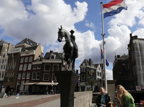 യൂറോപ്പിൽ വീണ്ടും കോവിഡ് ഭീഷണി; നെതർലൻഡ്സിൽ ലോക്ക്ഡൗൺ netherlands-pandemic-lockdown