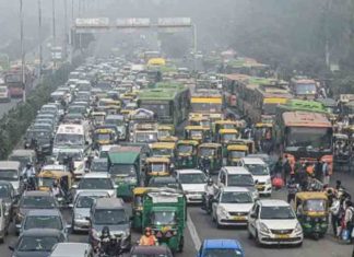 കനത്ത മൂടൽമഞ്ഞ്; വാഹനങ്ങൾ കൂട്ടിയിടിച്ച് അപകടം, നാലുമരണം, 25 പേർക്ക് പരിക്ക് Air-Pollution-in-Delhi
