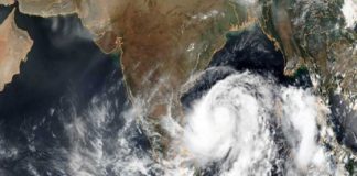 Low Pressure Move To Andhra and Tamil Nadu Coast In Next Hours