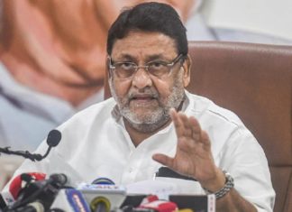 navab-malik-against-fadnavis