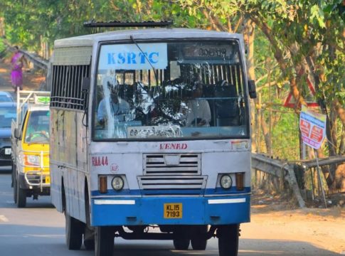 പ്രിയദർശിനി ബസിൽ മോഷണം; അതിഥി തൊഴിലാളിയുടെ 15,000 രൂപ കവർന്നു theft in bus