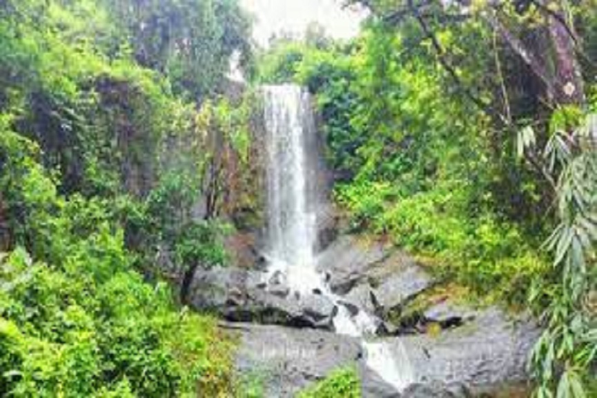 Baroda waterfalls karuvarakkund Baroda waterfalls karuvarakkund