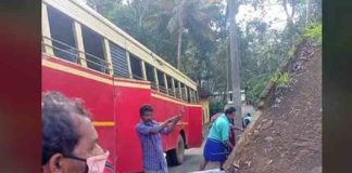 കെഎസ്ആർടിസി ബസ് ഇടിച്ചു കയറി; വിദ്യാർഥികൾ ഉൾപ്പടെ ആറു പേർക്ക് പരിക്ക് KSRTC bus crashes; Six people were injured