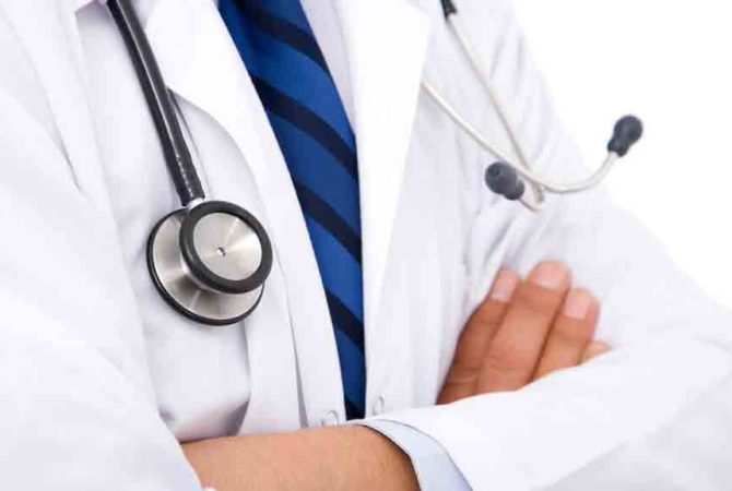 Free treatment for stabbed cop; Kerala Police thanks doctor