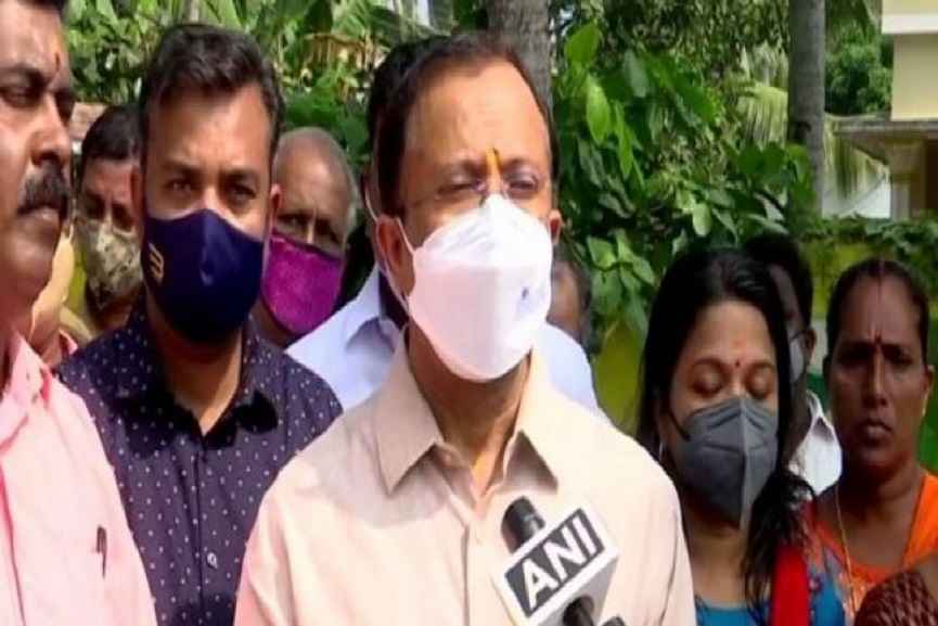 v-muraleedharan-against-cm v-muraleedharan-against-cm