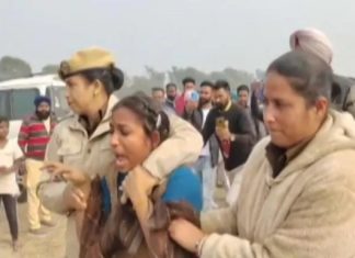 Police beat teachers-Punjab