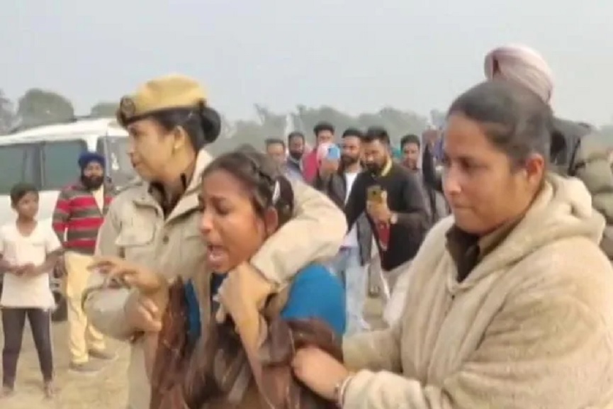 Police beat teachers Police beat teachers-Punjab