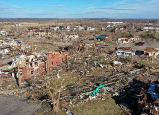 ചുഴലി കൊടുങ്കാറ്റ്; ഇല്ലിനോയിസിലും ടെന്നസിയിലും അടിയന്തരാവസ്ഥ hurricane-US