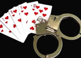 പണം വെച്ച് ചീട്ട് കളി; എസ്ഐ ഉൾപ്പടെ ആറംഗ സംഘം പിടിയിൽ gambling arrest in kozhikkode