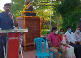 เดจเตเดฒเตเดถเตเดตเดฐเด เดฑเตเดฏเดฟเตฝเดตเต เดธเตโเดฑเตเดฑเตเดทเดจเดฟเดฒเต เดเดพเดจเตเดงเดฟเดถเดฟเตฝเดชเด เดเตเดคเดชเตเดฐเด เดจเดพเดเดฟเดจเต เดธเดฎเตผเดชเตเดชเดฟเดเตเดเต Neeleswaram Gandhi statue dedicated to Public by Kaithapram