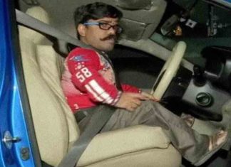 Three-foot-tall-man-got-driving-license