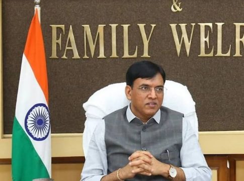 ഒമൈക്രോൺ വ്യാപനം; 5 സംസ്ഥാനങ്ങളുടെ അവലോകന യോഗം വിളിച്ച് കേന്ദ്രം Health Minister Calls Review Meeting With Five States In Omicron Situation