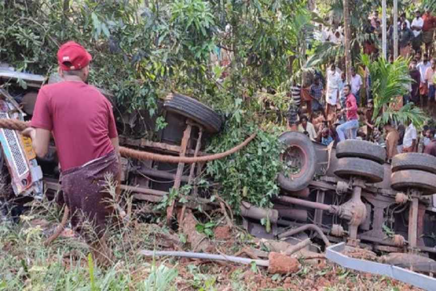 Panathur-Pariyaram-accidents