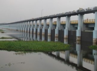 നീർച്ചാലുകൾ വറ്റിവരളുന്നു; വെള്ളമില്ലാതെ ചമ്രവട്ടം റെഗുലേറ്റർ Chamravattam regulator without water