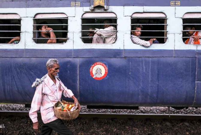ഓണക്കാലത്തെ തിരക്ക്; കേരളത്തിലേക്ക് നൂറ് അധിക സ്പെഷ്യൽ ട്രെയിനുകൾ Railway