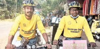 Young people with bicycle trips to build homes for homeless people