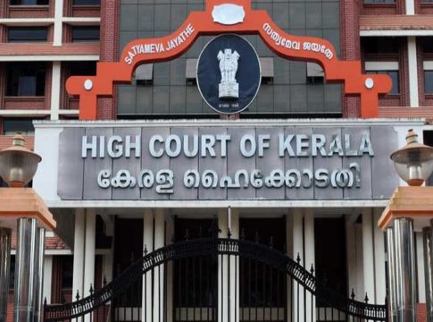മുത്തങ്ങ ഭൂസമരം; എം. ഗീതാനന്ദൻ ഉൾപ്പടെ നാല് പ്രതികളുടെ ശിക്ഷ മരവിപ്പിച്ചു High Court